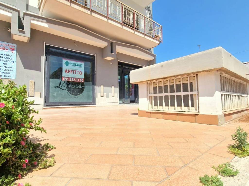 negozio in affitto a Palermo in zona Malaspina/Palagonia