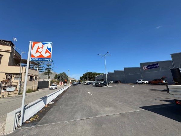 locale commerciale in affitto a Palermo