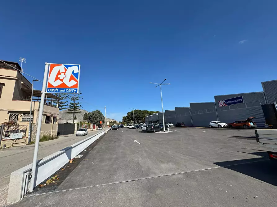 locale commerciale in affitto a Palermo