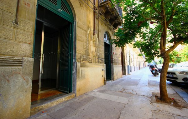 locale commerciale in affitto a Palermo in zona Libertà