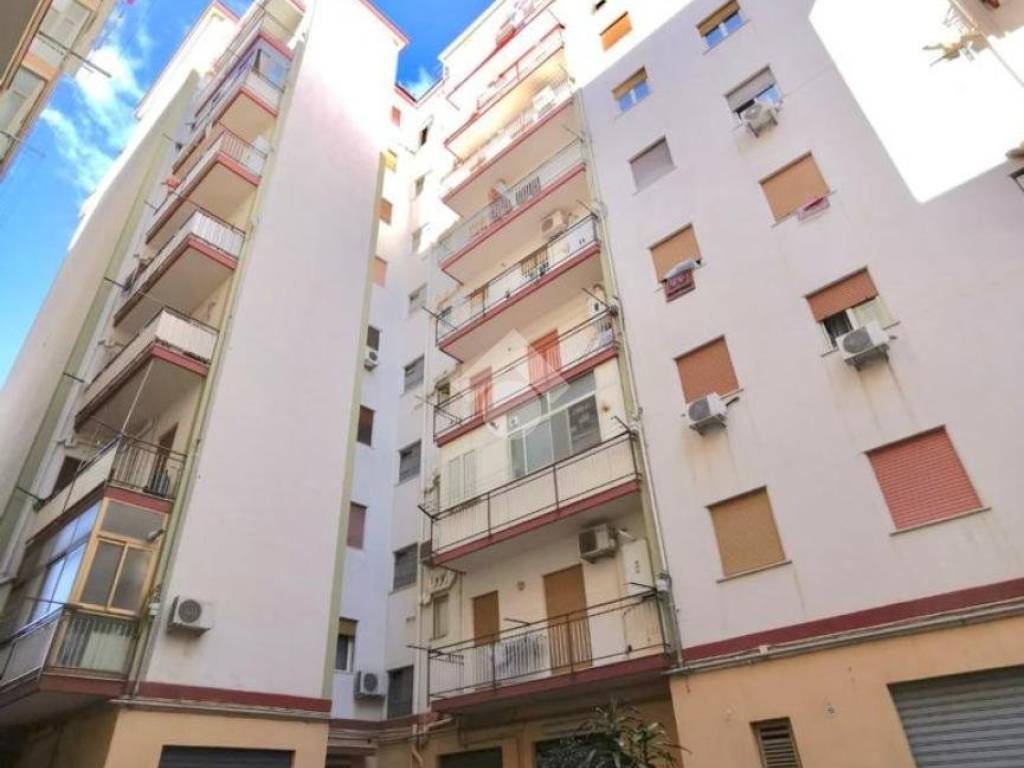 appartamento in affitto a Palermo in zona Montegrappa / Santa Rosalia