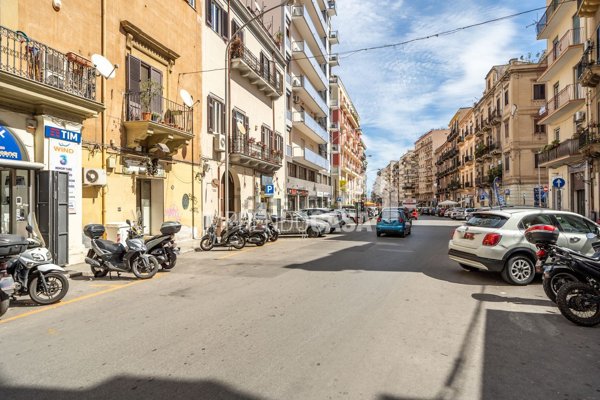 negozio in affitto a Palermo in zona Zisa