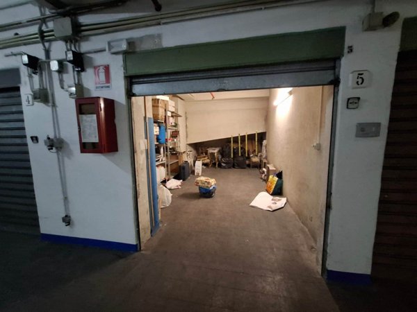 locale di sgombero in affitto a Palermo in zona Libertà