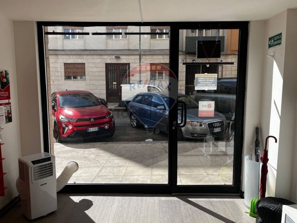 locale di sgombero in affitto a Palermo in zona Politeama