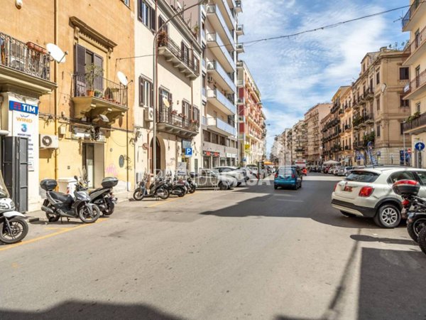 negozio in affitto a Palermo in zona Zisa