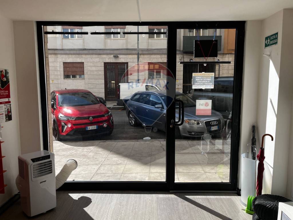 negozio in affitto a Palermo in zona Libertà