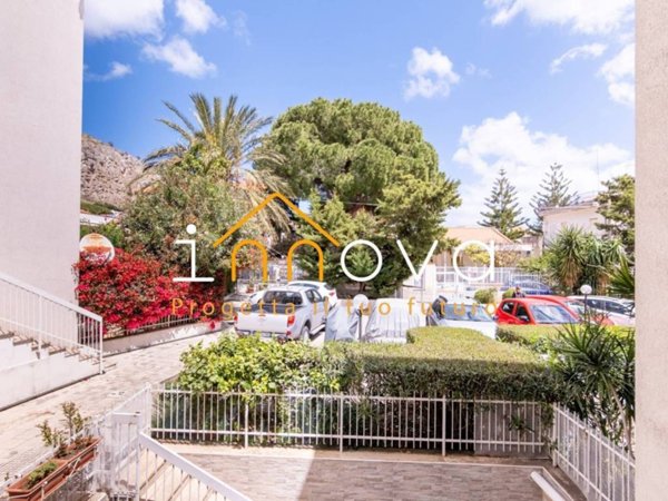 appartamento in affitto a Palermo in zona Mondello