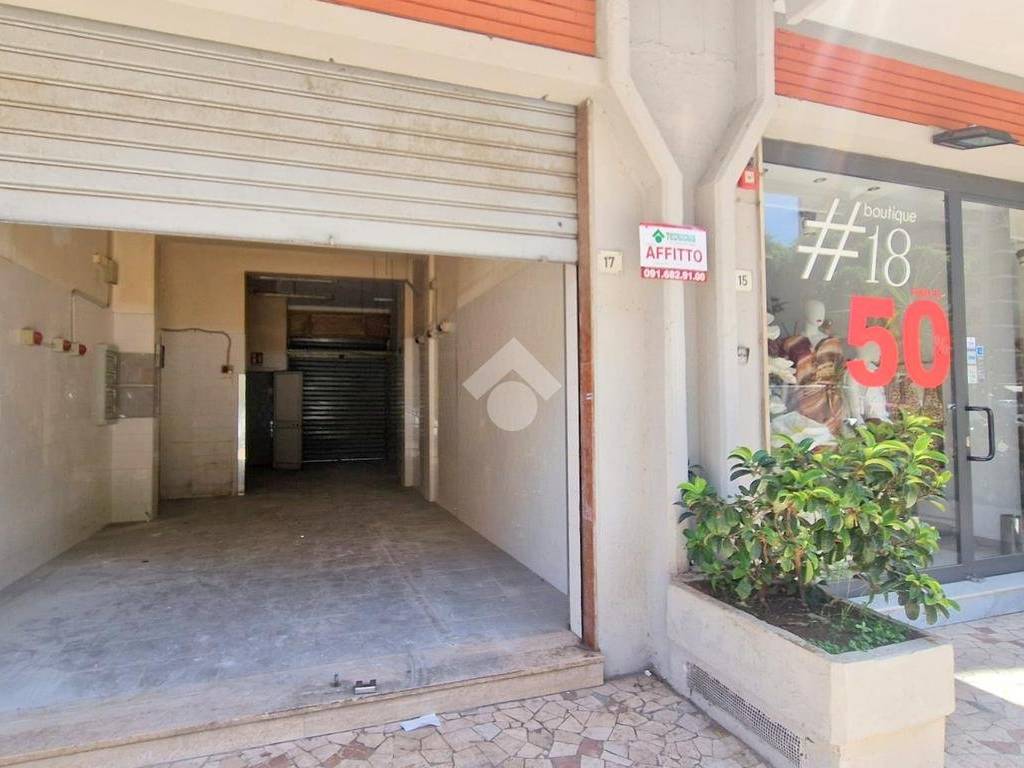 negozio in affitto a Palermo in zona Malaspina/Palagonia