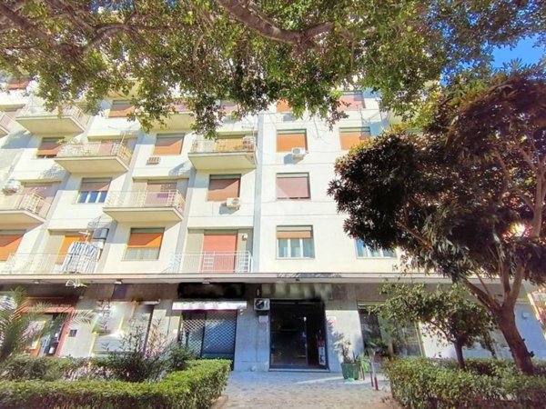 negozio in affitto a Palermo in zona Libertà