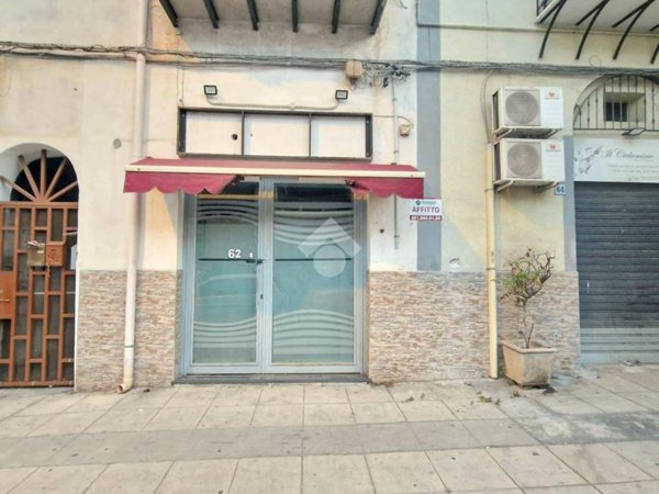 negozio in affitto a Palermo in zona Libertà