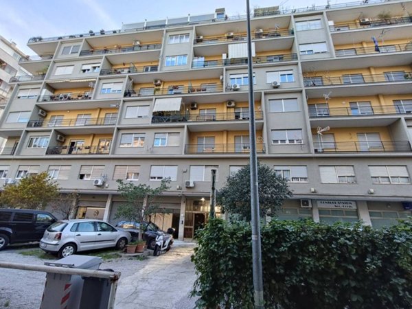 ufficio in affitto a Palermo in zona Politeama