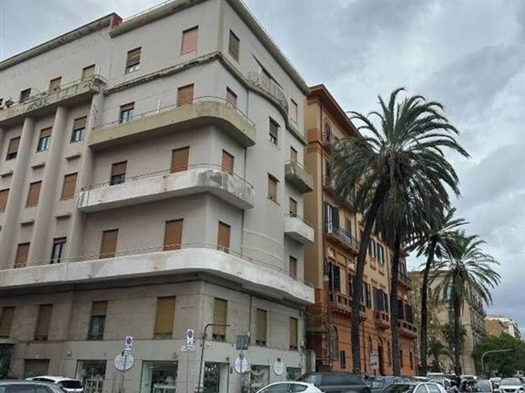ufficio in affitto a Palermo in zona Politeama