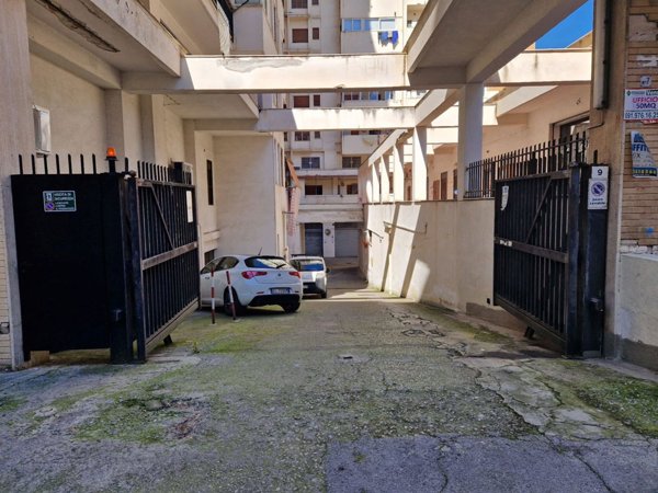 locale di sgombero in affitto a Palermo