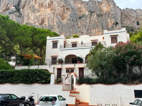 casa indipendente in affitto a Palermo in zona Addaura