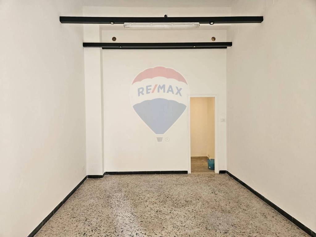 locale di sgombero in affitto a Palermo in zona Libertà