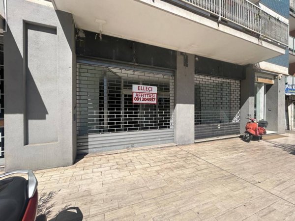 negozio in affitto a Palermo in zona Politeama