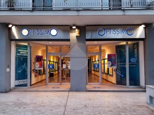 locale commerciale in affitto a Palermo