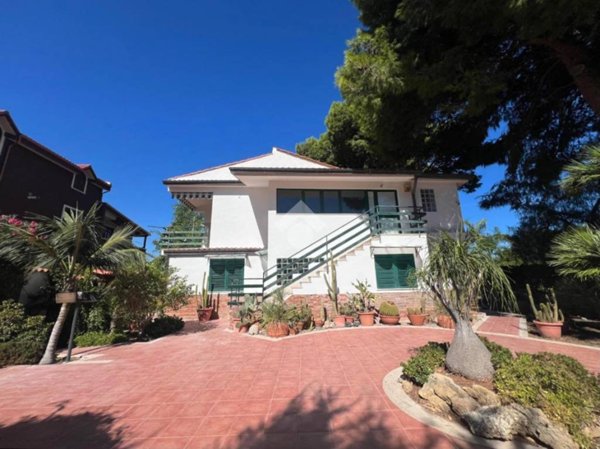 casa indipendente in affitto a Palermo in zona Acqua dei Corsari