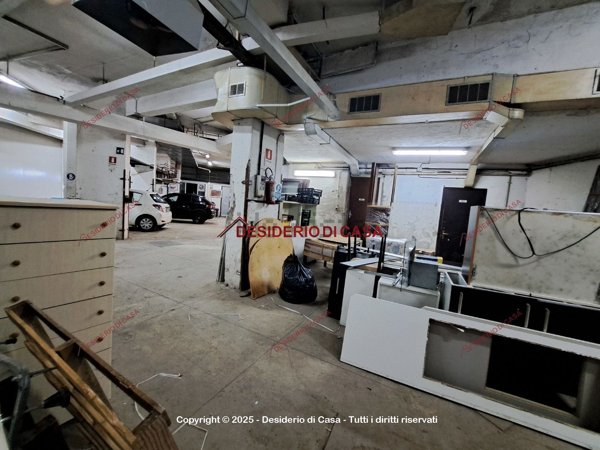 locale di sgombero in affitto a Palermo in zona Malaspina/Palagonia