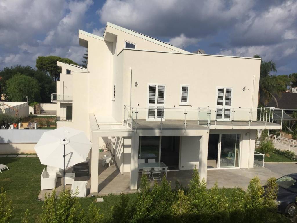 casa indipendente in affitto a Palermo in zona Mondello