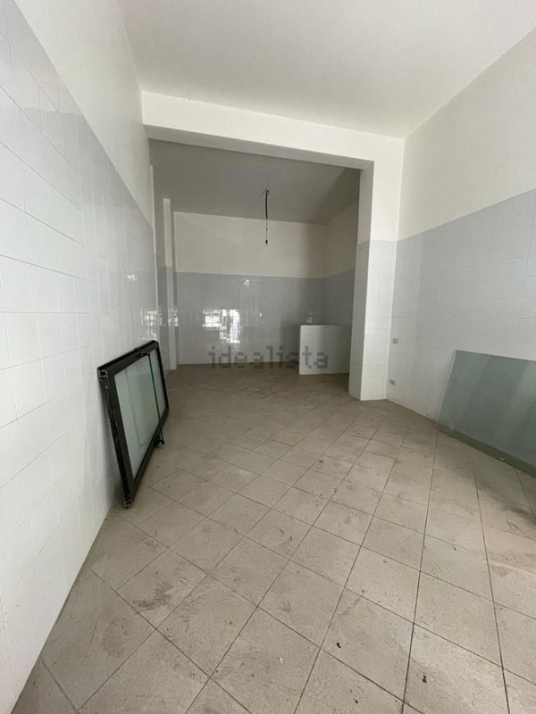 negozio in affitto a Palermo in zona Oreto