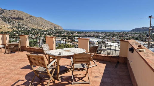 casa indipendente in affitto a Palermo in zona Mondello