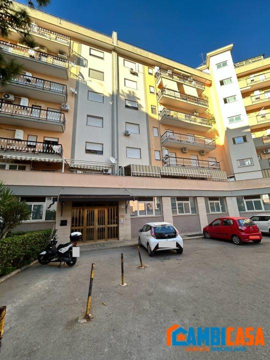 trivano in affitto a Palermo in zona Calatafimi / Cuba