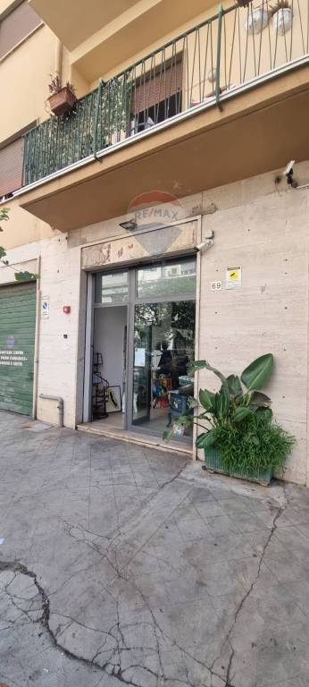 negozio in affitto a Palermo in zona Politeama