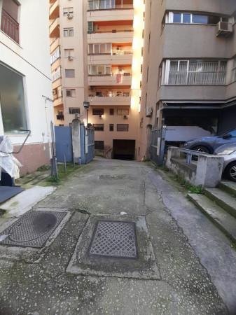 negozio in affitto a Palermo in zona Libertà