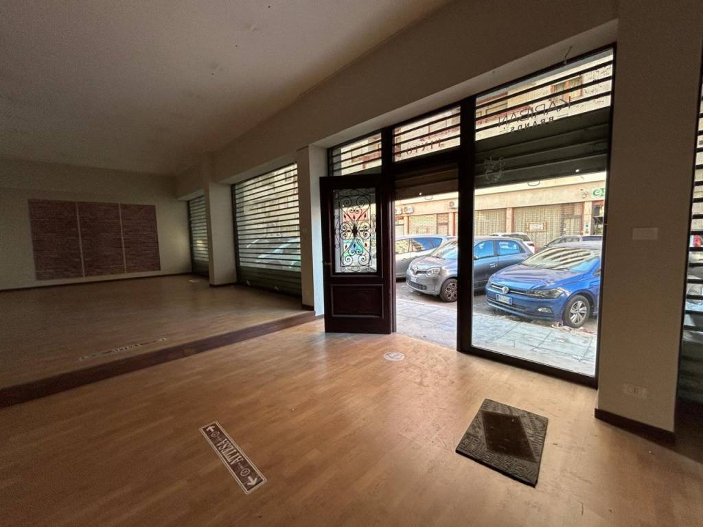 negozio in affitto a Palermo in zona Politeama