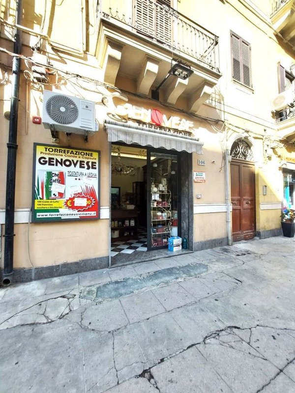 negozio in affitto a Palermo in zona Politeama