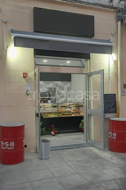negozio in affitto a Palermo