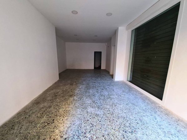 negozio in affitto a Palermo in zona Politeama