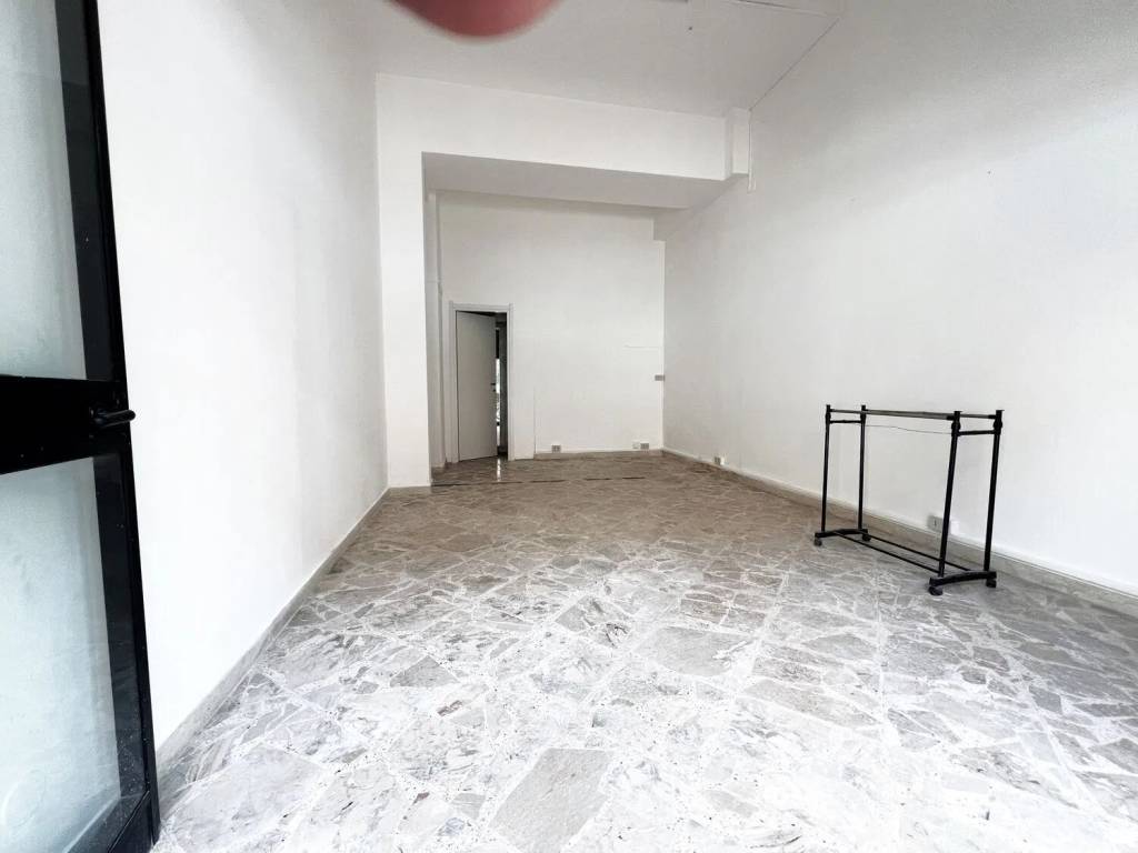 negozio in affitto a Palermo in zona Malaspina/Palagonia