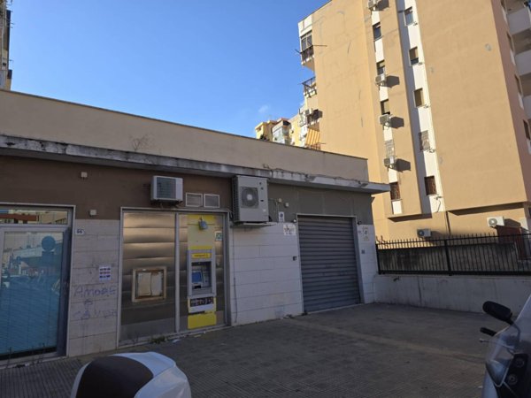 negozio in affitto a Palermo