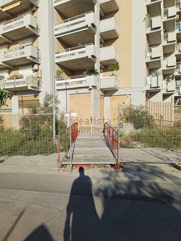locale di sgombero in affitto a Palermo in zona Arenella/Vergine Maria