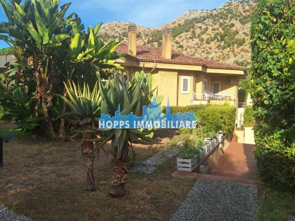 casa indipendente in affitto a Palermo in zona Mondello