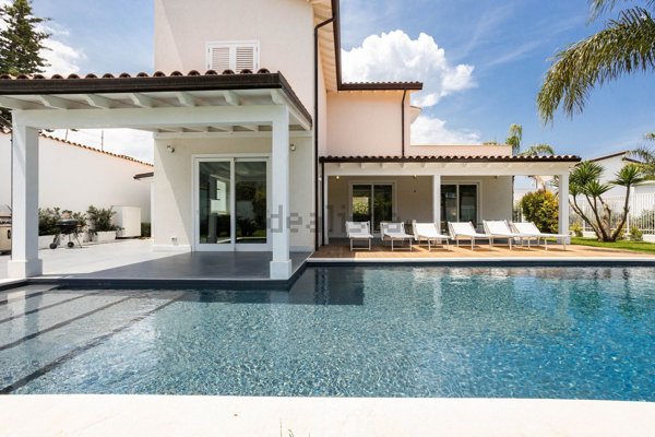 casa indipendente in affitto a Palermo in zona Mondello