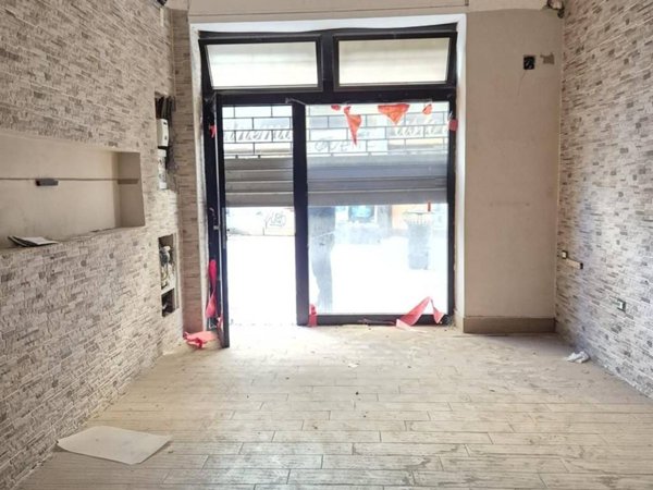 negozio in affitto a Palermo in zona Politeama