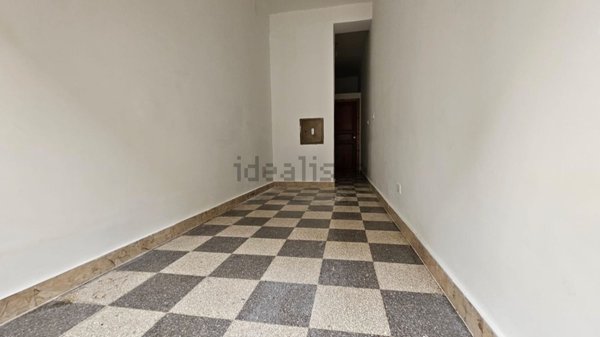 locale di sgombero in affitto a Palermo in zona Oreto