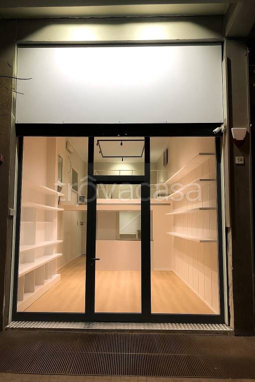 negozio in affitto a Palermo in zona Libertà