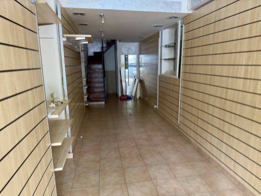 negozio in affitto a Palermo in zona Libertà