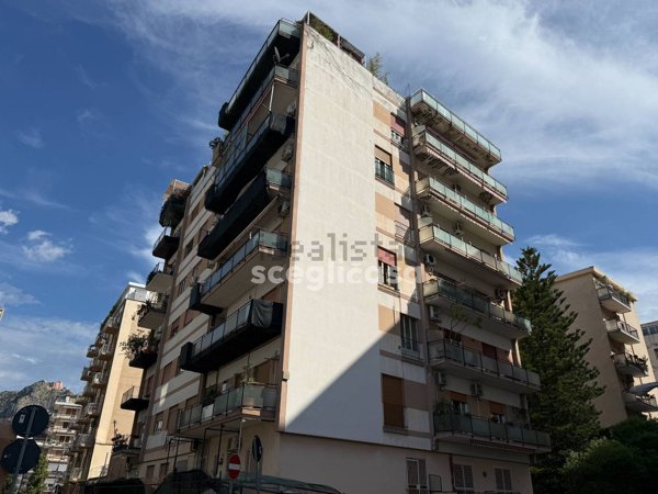 appartamento in affitto a Palermo in zona Politeama
