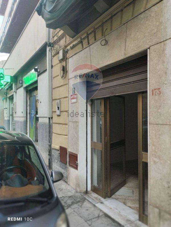 locale di sgombero in affitto a Palermo in zona Zisa