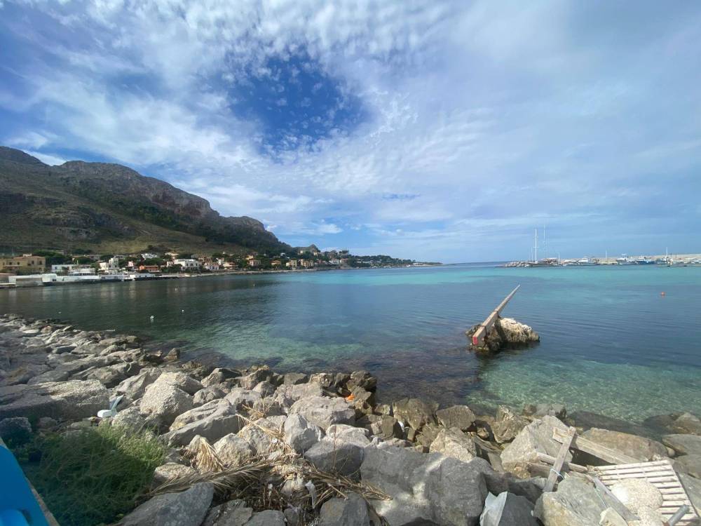 negozio in affitto a Palermo in zona Sferracavallo