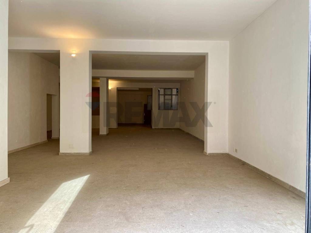 negozio in affitto a Palermo in zona Malaspina/Palagonia