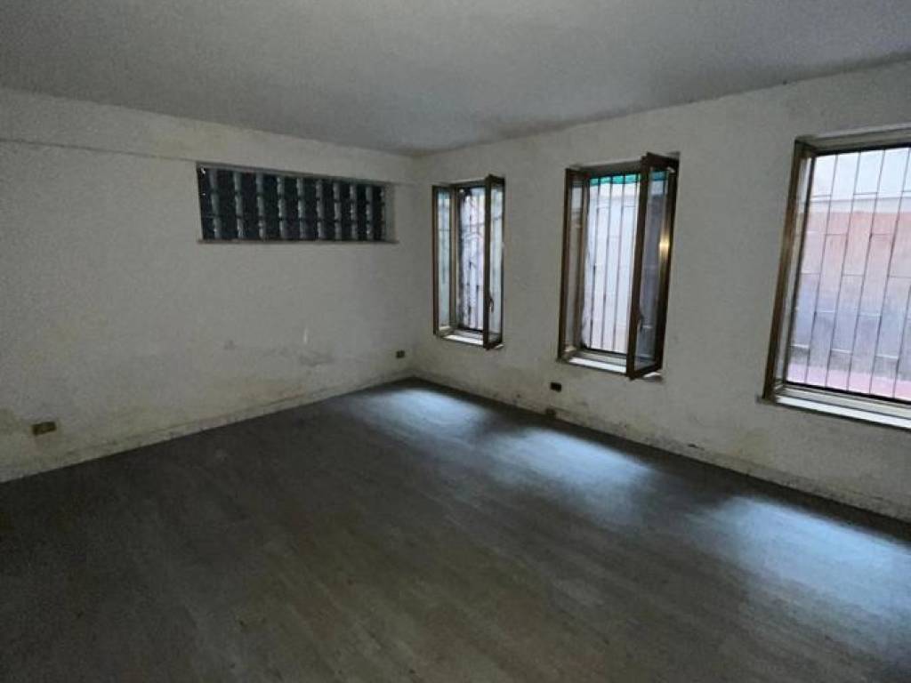 locale commerciale in affitto a Palermo in zona Politeama