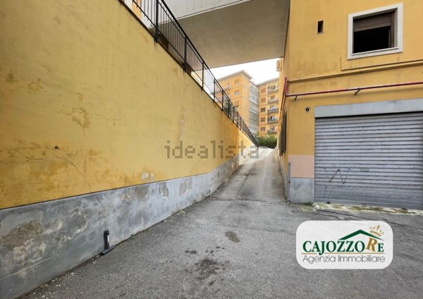 locale di sgombero in affitto a Palermo in zona Resuttana