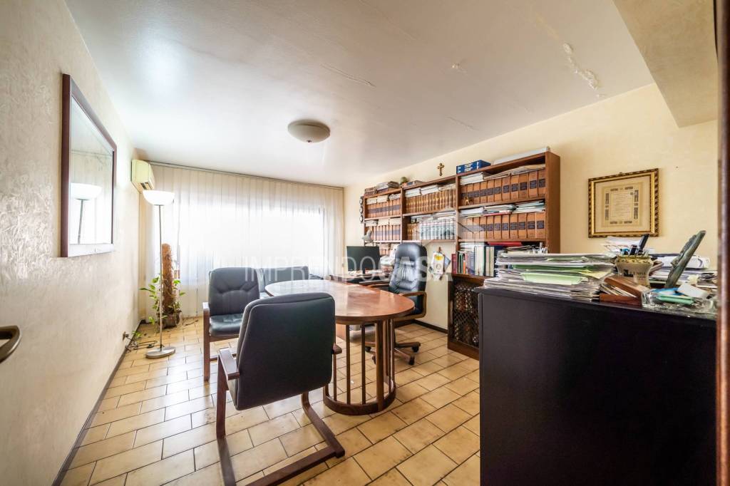 ufficio in affitto a Palermo in zona Libertà