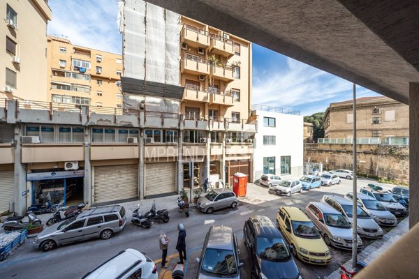 ufficio in affitto a Palermo in zona Libertà